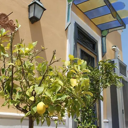 Il Portoncino * Naples