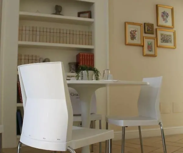 לינה וארוחת בוקר Il Portoncino נאפולי